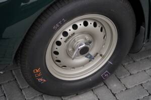 Image 43/50 of Lister Knobbly (1959)