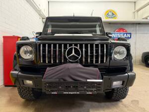Image 3/22 de Mercedes-Benz G 55 AMG Kompressor (LWB) (2005)