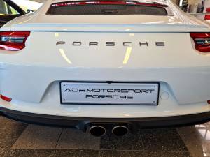 Imagen 16/21 de Porsche 911 GT3 Touring (2018)