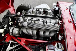 Image 30/49 de Jaguar E-Type (1970)
