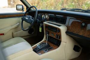 Bild 38/50 von Daimler Double Six (1988)