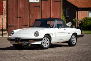 Image 1/40 of Alfa Romeo 2.0 Spider (1987)