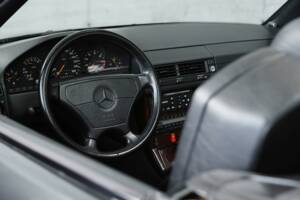 Image 38/50 of Mercedes-Benz 600 SL (1993)