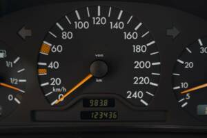 Bild 41/50 von Mercedes-Benz CLK 200 (1997)
