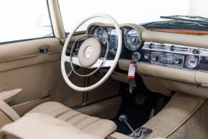 Image 11/40 de Mercedes-Benz 250 SL (1967)