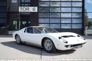 Afbeelding 71/74 van Lamborghini Miura P 400 (1968)