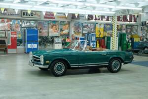 Image 3/50 de Mercedes-Benz 280 SL (1968)