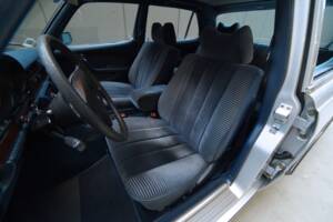 Bild 21/95 von Mercedes-Benz 450 SEL 6,9 (1976)