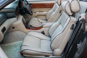 Imagen 50/50 de Aston Martin Virage Volante (1994)