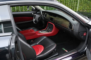 Bild 31/42 von Jaguar XKR (2003)