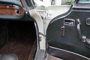 Image 34/50 de Mercedes-Benz 280 SE (1968)