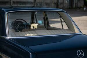 Image 39/50 of Mercedes-Benz 250 (1972)