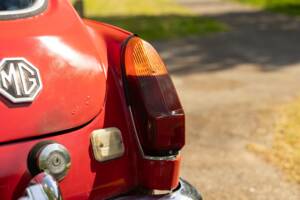 Image 20/50 of MG MGB GT (1970)