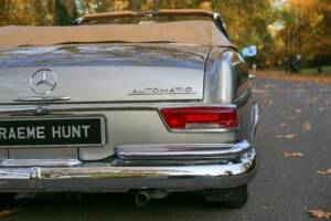 Image 14/50 of Mercedes-Benz 220 SE b (1966)
