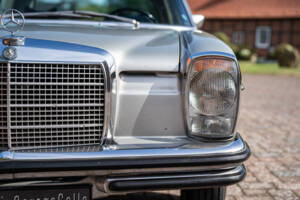 Image 5/40 of Mercedes-Benz 250 CE (1970)