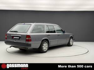 Immagine 8/15 di Mercedes-Benz 200 TE (1992)