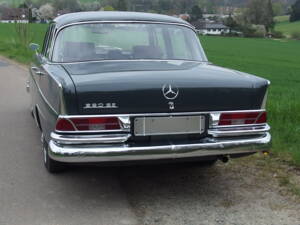 Image 20/31 of Mercedes-Benz 220 SE b (1963)