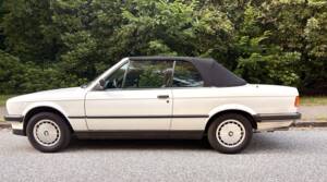 Immagine 4/75 di BMW 320i (1988)