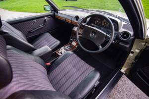 Image 9/30 de Mercedes-Benz 280 CE (1980)
