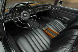 Image 2/18 of Mercedes-Benz 280 SL (1968)