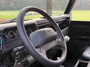 Bild 13/27 von Land Rover Defender 90 Td5 (1999)