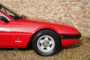 Image 16/50 de Ferrari 365 GT4 2+2 (1974)