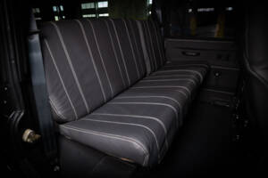 Image 24/35 of Land Rover Defender 110 (1992)