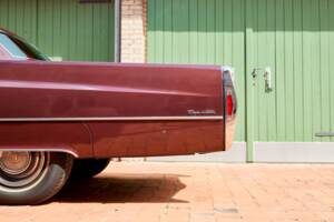 Bild 44/200 von Cadillac Coupe DeVille (1968)