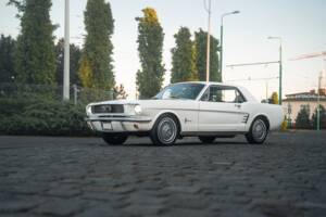 Image 51/53 of Ford Mustang 200 (1966)