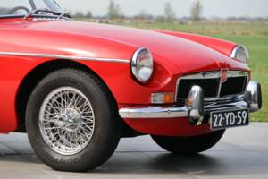 Image 25/50 of MG MGB GT (1974)