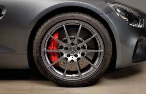 Image 13/29 of Mercedes-AMG GT-S (2015)