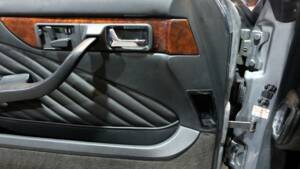 Image 7/34 of Mercedes-Benz 500 SEC (1991)