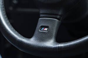 Image 37/57 of BMW M3 (1988)