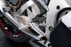 Image 39/49 of Yamaha YZF 600 R6 (1999)