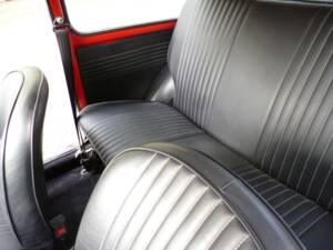 Image 25/32 of SEAT 600 D (1972)