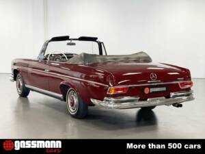 Image 6/15 of Mercedes-Benz 220 SE b (1965)