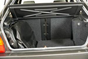 Image 41/46 of Lancia Delta HF Integrale (1988)