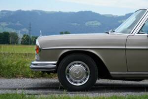 Afbeelding 16/89 van Mercedes-Benz 300 SEL 6.3 (1972)