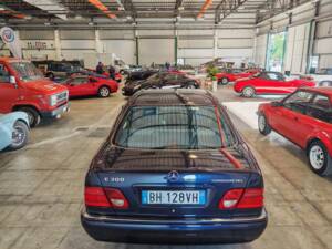 Afbeelding 10/12 van Mercedes-Benz E 300 Turbodiesel (1998)