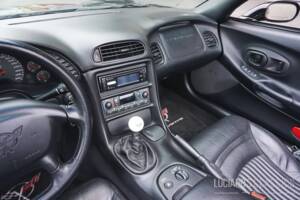 Image 34/48 of Chevrolet Corvette (1998)