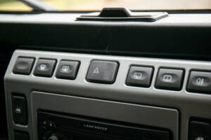 Image 31/50 de Land Rover Defender 90 Td5 (2003)