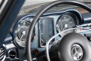 Image 41/48 of Mercedes-Benz 280 SL (1968)
