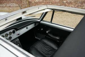 Image 18/50 of Ferrari 250 GT/E (1964)