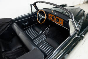 Immagine 26/39 di Jaguar XK 150 DHC (1960)