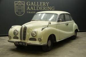 Image 1/50 of BMW 502 (1956)