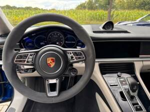 Bild 16/20 von Porsche Panamera Turbo Sport Turismo (2019)