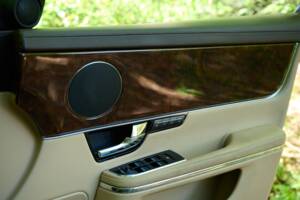 Bild 50/50 von Jaguar XJ 5.0 (2012)