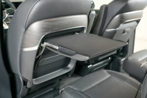 Image 43/50 de Mercedes-Benz V 300 d (2025)