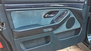 Image 18/18 of BMW 523i (1996)