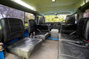 Image 42/50 of Land Rover Defender 90 "50th Anniversary" (1998)